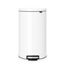 LIXEIRA-EM-ACO-INOX-COM-PEDAL-BRANCA-30-LITROS-FLATBACK-BRABANTIA
