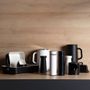 4080011435_Jarra_Impulse_Inox_1_Litro_WMF_Preto