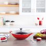 4082380161_0024147264255_Panela_Wok_Ferro_com_Tampa_32cm_Signature_Le_Creuset_Vermelha_6